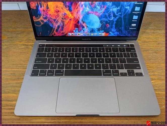 1819 岁 macbook pro：科技与艺术的完美融合